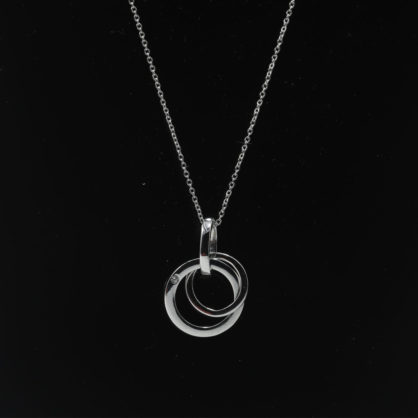 DOUBLE CIRCLE PENDANT NECKLACE - STERLING SILVER