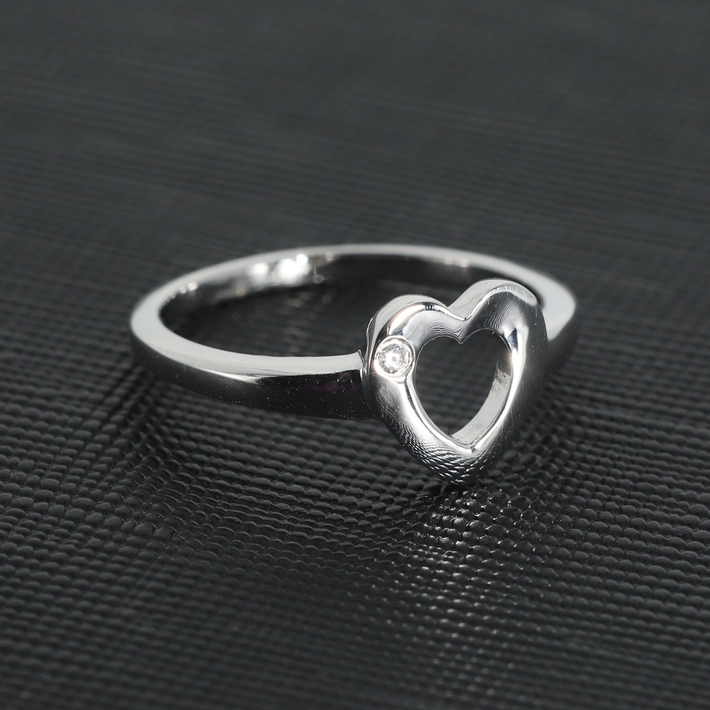 HEART SHAPED RING - STERLING SILVER